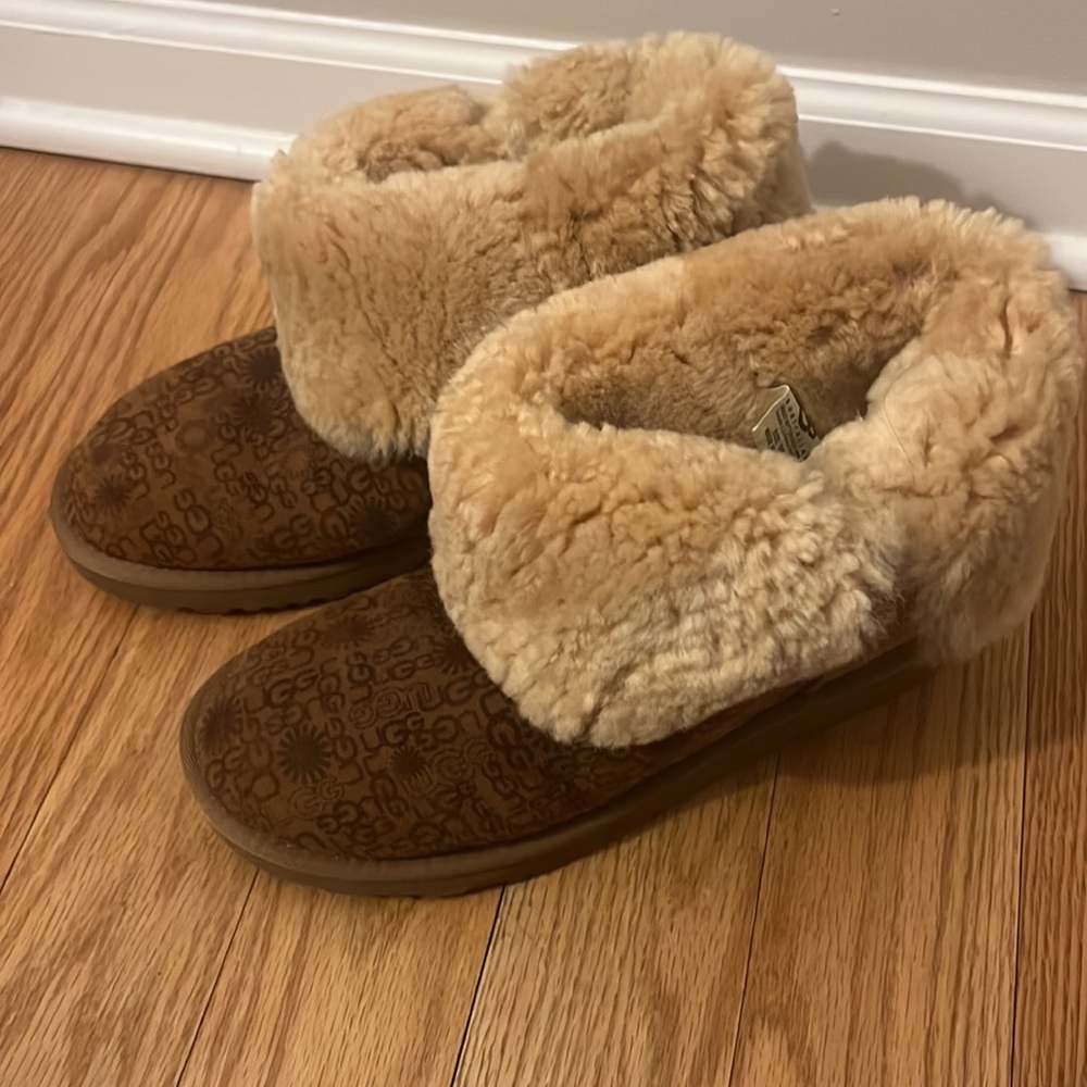 Ugg Boot With Button Side - image 3